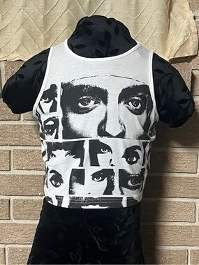 Graphic Cropped Tank Top